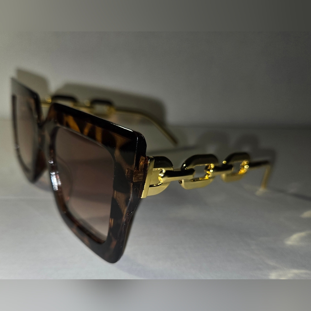 Stylish Women's Sunglasses Set - Black, Leopard, and Tan - Picture 5 of 7